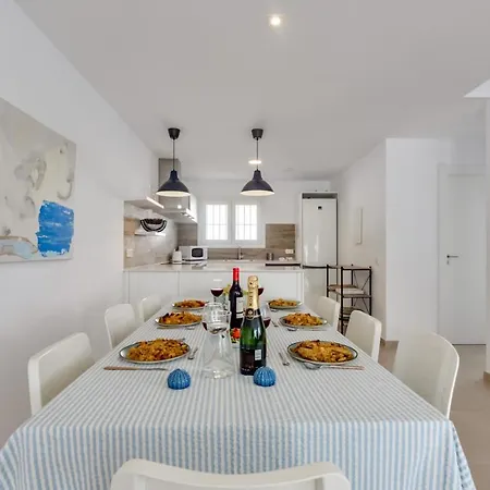 Villa El Paseo - By Almarina