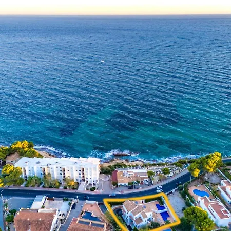 El Paseo - By Almarina Villa