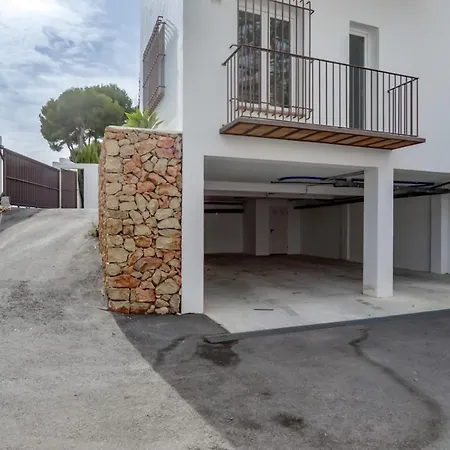 El Paseo - By Almarina Villa